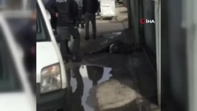 Taciz şüphelisini köpek yakaladı, esnaf dövdü Taciz şüphelisini köpek yakaladı, esnaf dövdü