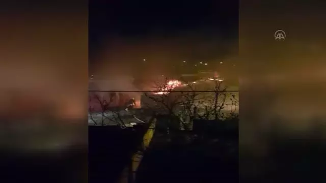 Son dakika gündem: Tek katlı ahşap evde çıkan yangın hasara neden oldu Son dakika gündem: Tek katlı ahşap evde çıkan yangın hasara neden oldu