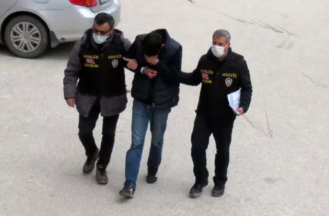 Telefon dolandırıcılığı yaparken suçüstü yakalanan şüpheli tutuklandı Telefon dolandırıcılığı yaparken suçüstü yakalanan şüpheli tutuklandı