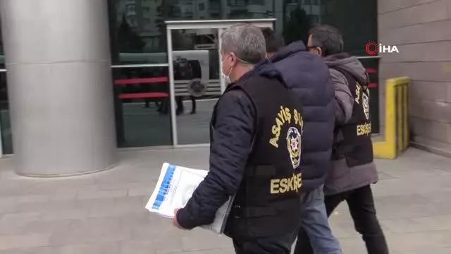 Telefon dolandırıcılığı yaparken suçüstü yakalanan şüpheli tutuklandı Telefon dolandırıcılığı yaparken suçüstü yakalanan şüpheli tutuklandı