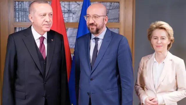 Times: AB yeni göç dalgasını önlemek için Erdoğan'a daha fazla para teklif etti Times: AB yeni göç dalgasını önlemek için Erdoğan'a daha fazla para teklif etti