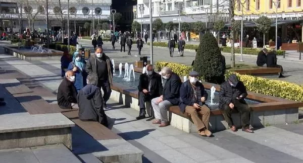 TRABZON'DA, AŞILAMADA SONA YAKLAŞILAN 65 YAŞ ÜZERİNDE VAKALAR AZALDI TRABZON'DA, AŞILAMADA SONA YAKLAŞILAN 65 YAŞ ÜZERİNDE VAKALAR AZALDI