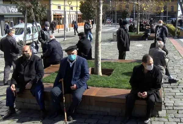 TRABZON'DA, AŞILAMADA SONA YAKLAŞILAN 65 YAŞ ÜZERİNDE VAKALAR AZALDI TRABZON'DA, AŞILAMADA SONA YAKLAŞILAN 65 YAŞ ÜZERİNDE VAKALAR AZALDI