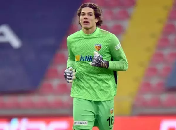 Trabzonspor maçında 10 kurtarış yapan Doğan, gündem oldu Trabzonspor maçında 10 kurtarış yapan Doğan, gündem oldu