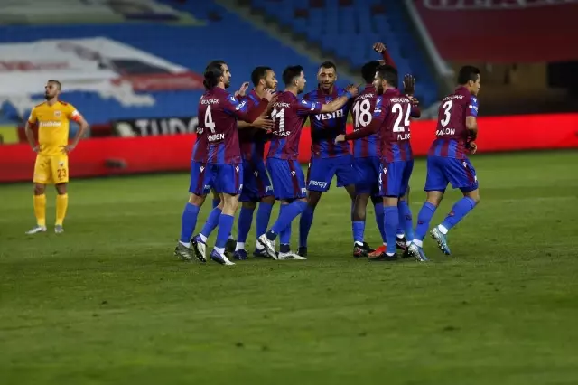 Trabzonspor zirve yolunda kayıp! Trabzonspor zirve yolunda kayıp!