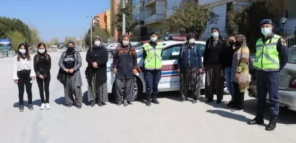 TRAKTÖRLE EN FAZLA KAZAYI KADINLARIN YAPTIĞI BELİRLENDİ, EĞİTİME ALINDILAR TRAKTÖRLE EN FAZLA KAZAYI KADINLARIN YAPTIĞI BELİRLENDİ, EĞİTİME ALINDILAR
