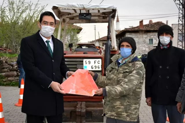 Traktörlere önce reflektör sonra muayene Traktörlere önce reflektör sonra muayene