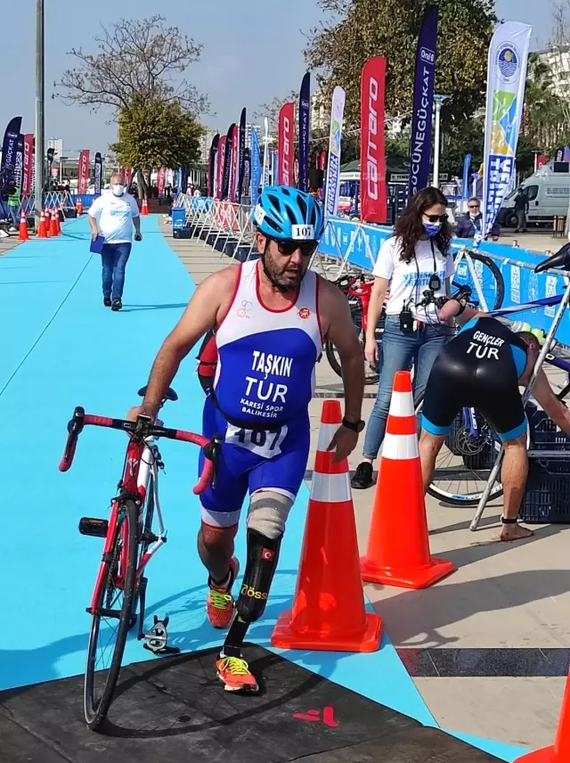 Triathloncu Gazi Ekrem Taşkın Türkiye şampiyonu Triathloncu Gazi Ekrem Taşkın Türkiye şampiyonu