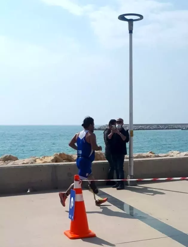 Triathloncu Gazi Ekrem Taşkın Türkiye şampiyonu Triathloncu Gazi Ekrem Taşkın Türkiye şampiyonu