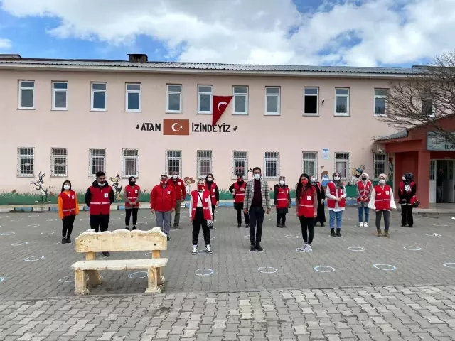 Türk Kızılay'ı Bayrampaşa Kadın Kolları'ndan Van'a ısıtan ziyaret Türk Kızılay'ı Bayrampaşa Kadın Kolları'ndan Van'a ısıtan ziyaret