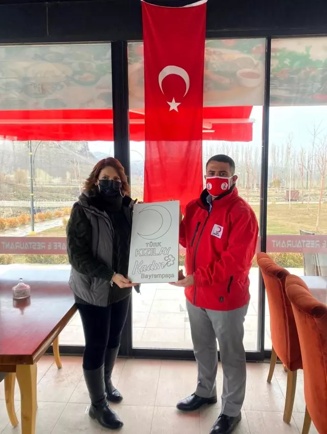 Türk Kızılay'ı Bayrampaşa Kadın Kolları'ndan Van'a ısıtan ziyaret Türk Kızılay'ı Bayrampaşa Kadın Kolları'ndan Van'a ısıtan ziyaret