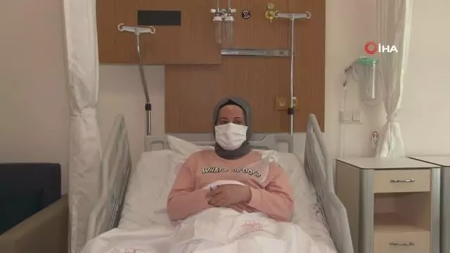 Türkiye'de ilk, dünyada ikinci...İkinci kez yakalandığı kanseri Türkiye'de ilk kez uygulanan yöntemle yendi Türkiye'de ilk, dünyada ikinci...İkinci kez yakalandığı kanseri Türkiye'de ilk kez uygulanan yöntemle yendi