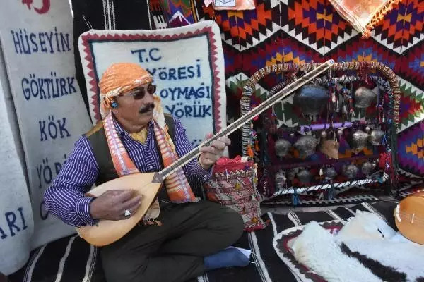 Türküleri yaşatmak için karavanıyla diyar diyar geziyor - Yeniden Türküleri yaşatmak için karavanıyla diyar diyar geziyor - Yeniden