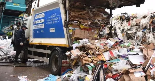 Son dakika haberi | Tuzla'da her gün 40 ton atık geri dönüşüme kazandırılıyor Son dakika haberi | Tuzla'da her gün 40 ton atık geri dönüşüme kazandırılıyor