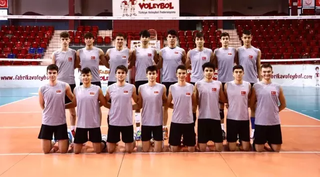 U17 Erkek Voleybol Takımı Ankara'da kampa girdi U17 Erkek Voleybol Takımı Ankara'da kampa girdi