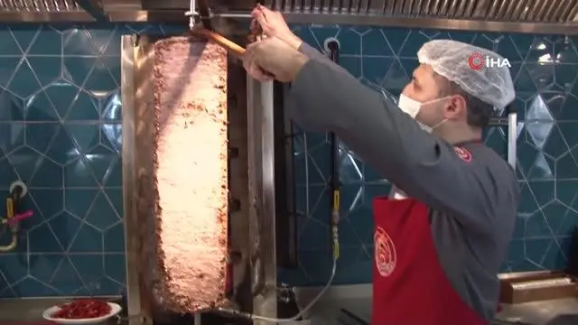 Ümraniye'de bir restoranda kripto parayla ödeme dönemi başladı Ümraniye'de bir restoranda kripto parayla ödeme dönemi başladı