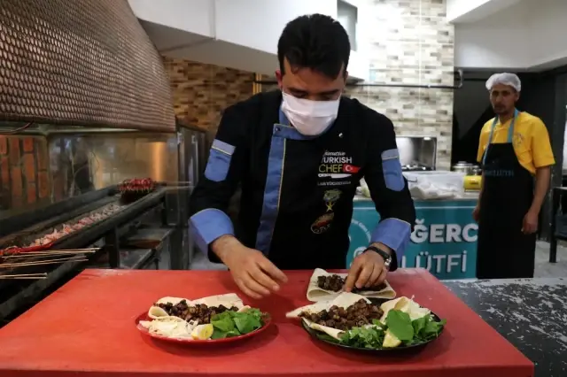 Urfalı ustalar, Edirneli ustaları ciğer kebabı yemeye davet etti Urfalı ustalar, Edirneli ustaları ciğer kebabı yemeye davet etti