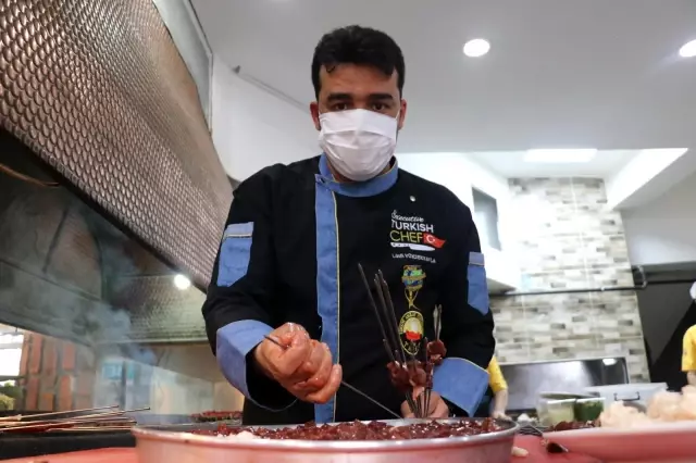 Urfalı ustalar, Edirneli ustaları ciğer kebabı yemeye davet etti Urfalı ustalar, Edirneli ustaları ciğer kebabı yemeye davet etti