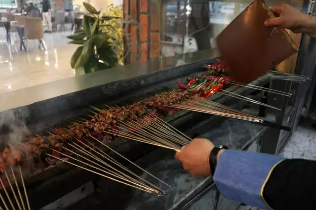 Urfalı ustalar, Edirneli ustaları ciğer kebabı yemeye davet etti Urfalı ustalar, Edirneli ustaları ciğer kebabı yemeye davet etti