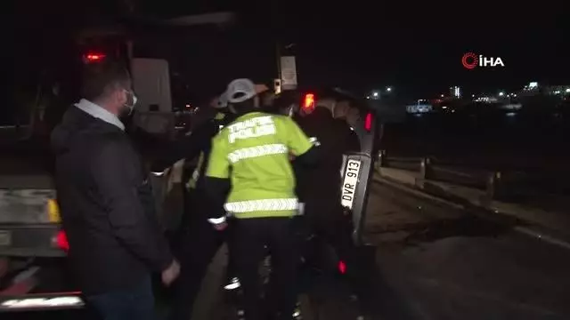 Üsküdar'da aşırı hız dehşeti: Önce çarptı sonra takla attı, 3 kişi yaralandı Üsküdar'da aşırı hız dehşeti: Önce çarptı sonra takla attı, 3 kişi yaralandı