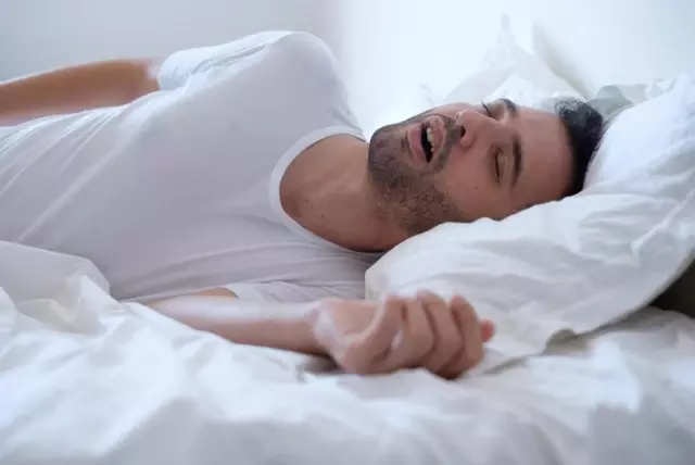 Uyku apnesi, gece ani ölüme bile neden olabiliyor! Uyku apnesi, gece ani ölüme bile neden olabiliyor!