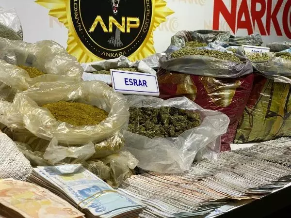 'Vadi' operasyonunda gözaltı sayısı 101'e yükseldi 'Vadi' operasyonunda gözaltı sayısı 101'e yükseldi