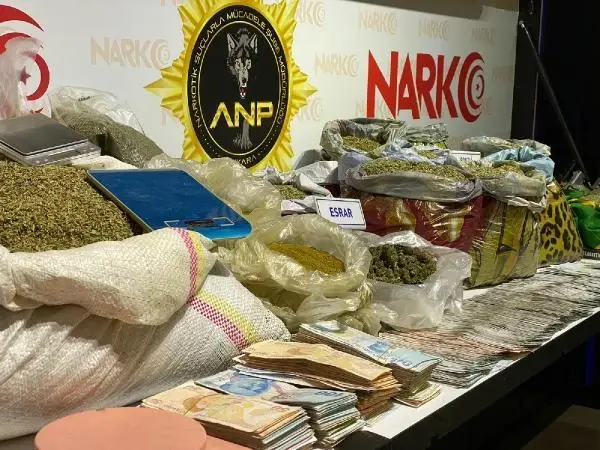 'Vadi' operasyonunda gözaltı sayısı 101'e yükseldi 'Vadi' operasyonunda gözaltı sayısı 101'e yükseldi