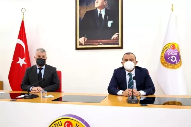 Vali Sonel, şoför esnafı ile buluştu Vali Sonel, şoför esnafı ile buluştu