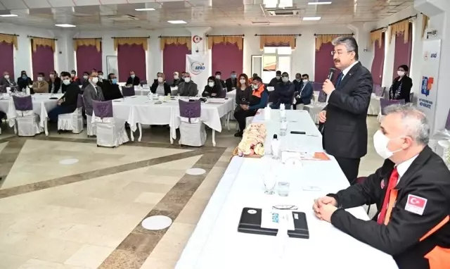 Vali Yılmaz: 'Korona virüs salgını bir tür afet' Vali Yılmaz: 'Korona virüs salgını bir tür afet'