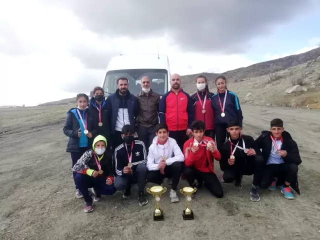 Van Büyükşehir Belediyesi atletleri yarı finalde Van Büyükşehir Belediyesi atletleri yarı finalde