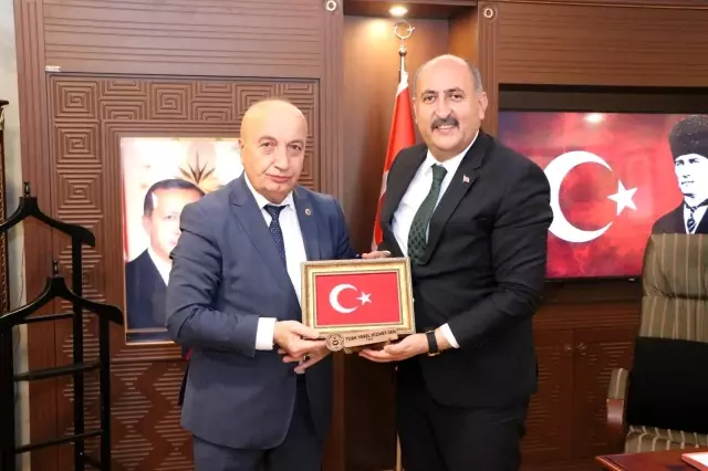 Yahşihan Belediyesinde 'Sosyal Denge Tazminatı' artırılarak sözleşme yenilendi Yahşihan Belediyesinde 'Sosyal Denge Tazminatı' artırılarak sözleşme yenilendi