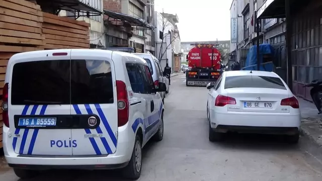 Yangında onlarca mobilya takımı zarar gördü Yangında onlarca mobilya takımı zarar gördü