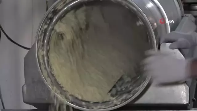 Yarım asırlık işletme, sofraları süsleyen kaşar peyniri üretiyor Yarım asırlık işletme, sofraları süsleyen kaşar peyniri üretiyor