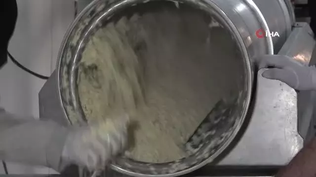 Yarım asırlık işletme, sofraları süsleyen kaşar peyniri üretiyor Yarım asırlık işletme, sofraları süsleyen kaşar peyniri üretiyor