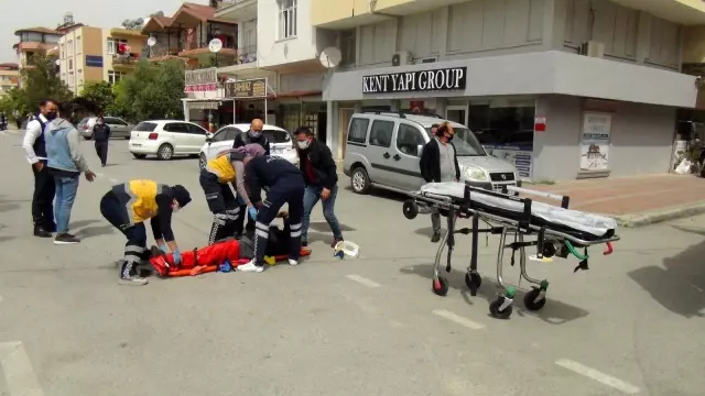 Son dakika haberleri | Otomobili görüp frene basan kadın hastanelik oldu, kaza anı kameraya böyle yansıdı Son dakika haberleri | Otomobili görüp frene basan kadın hastanelik oldu, kaza anı kameraya böyle yansıdı