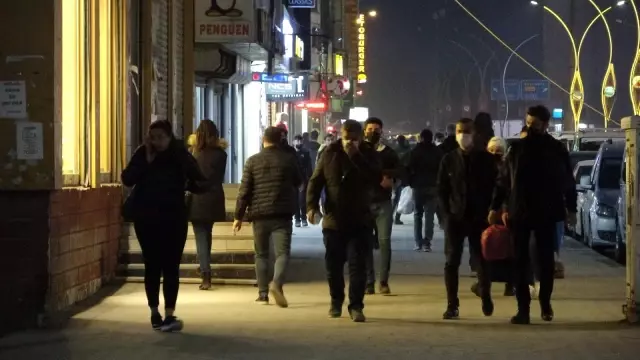 Yeni doğan oğlağa şefkat eli Yeni doğan oğlağa şefkat eli