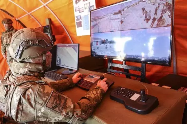 Yerli ve milli teknoloji ile güçlenen Mehmetçiğin yaşam sergisi Yerli ve milli teknoloji ile güçlenen Mehmetçiğin yaşam sergisi