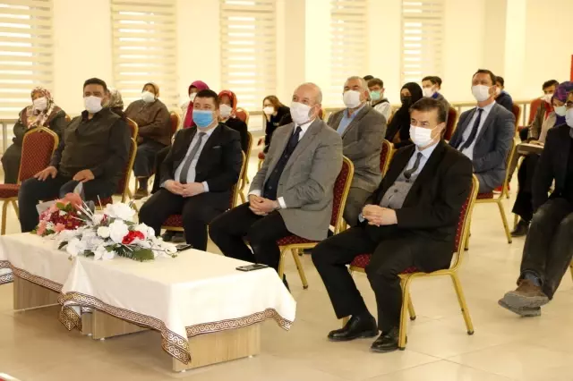 Yeşilhisar'da 'Tarih ve Şuur' söyleşisi gerçekleştirildi Yeşilhisar'da 'Tarih ve Şuur' söyleşisi gerçekleştirildi