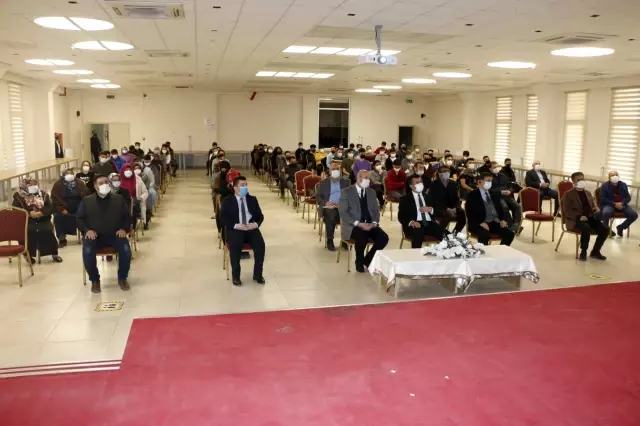 Yeşilhisar'da 'Tarih ve Şuur' söyleşisi gerçekleştirildi Yeşilhisar'da 'Tarih ve Şuur' söyleşisi gerçekleştirildi
