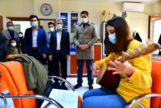 Yeşilyurt'ta sanat kurslarını ziyaret Yeşilyurt'ta sanat kurslarını ziyaret