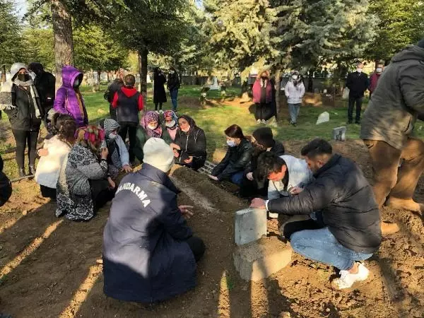 Yolda ölü bulunan Buket'in annesi: Kızıma tuzak kuruldu Yolda ölü bulunan Buket'in annesi: Kızıma tuzak kuruldu