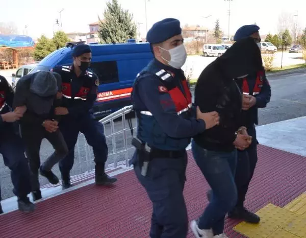 Yolda ölü bulunan Buket'in annesi: Kızıma tuzak kuruldu Yolda ölü bulunan Buket'in annesi: Kızıma tuzak kuruldu