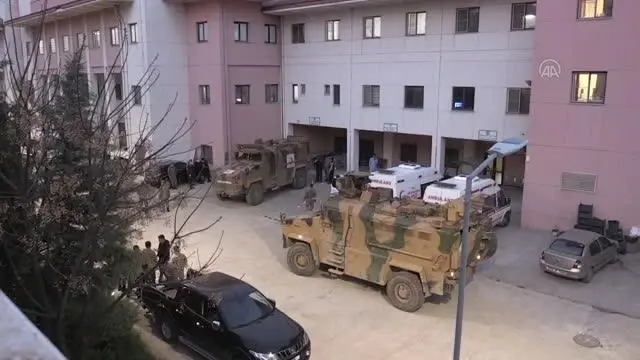 Zeytin Dalı Harekat bölgesinde şehit olan 2 askerin naaşı Kilis'e getirildi Zeytin Dalı Harekat bölgesinde şehit olan 2 askerin naaşı Kilis'e getirildi