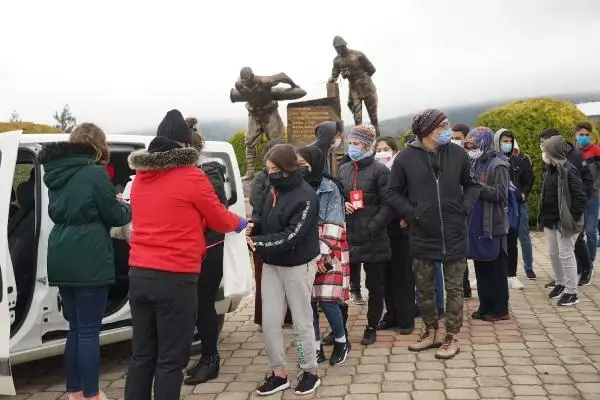 160 öğrenci Ayvalık ve Havran'ı gezdi 160 öğrenci Ayvalık ve Havran'ı gezdi
