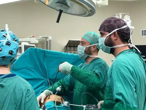 26 YILDIR ÇEKTİĞİ AĞRIDAN KURTULUNCA MUTLULUKTAN AĞLADI 26 YILDIR ÇEKTİĞİ AĞRIDAN KURTULUNCA MUTLULUKTAN AĞLADI