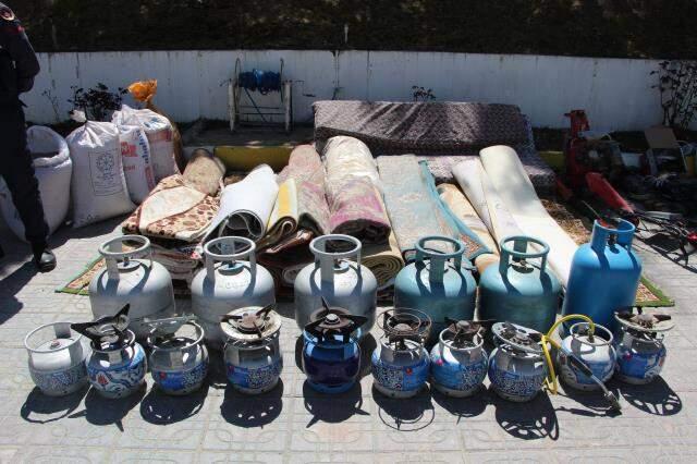 3 yıldır girdiği onlarca evden yüzlerce eşya çaldı, arabasındaki oyuncak ayı ile yakayı ele verdi 3 yıldır girdiği onlarca evden yüzlerce eşya çaldı, arabasındaki oyuncak ayı ile yakayı ele verdi