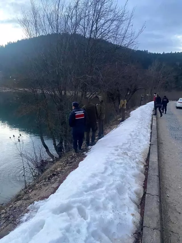Abant'ta kaçak balık avlayan 3 kişiye para cezası Abant'ta kaçak balık avlayan 3 kişiye para cezası