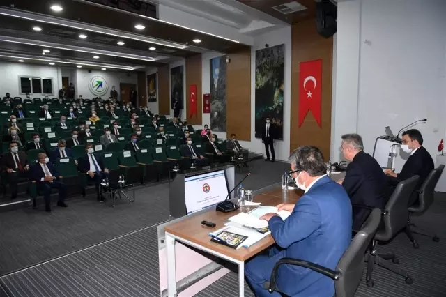 Adana'da 216 proje devam ediyor Adana'da 216 proje devam ediyor