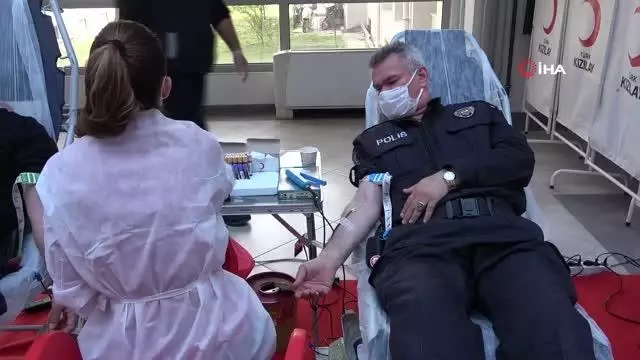 Son dakika haber | Adana Emniyet Müdürü İnci: 'Türk polisi cephede ve sedyede kanını vermeye hazır' Son dakika haber | Adana Emniyet Müdürü İnci: 'Türk polisi cephede ve sedyede kanını vermeye hazır'