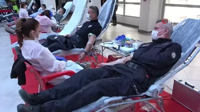 Son dakika haber | Adana Emniyet Müdürü İnci: 'Türk polisi cephede ve sedyede kanını vermeye hazır' Son dakika haber | Adana Emniyet Müdürü İnci: 'Türk polisi cephede ve sedyede kanını vermeye hazır'
